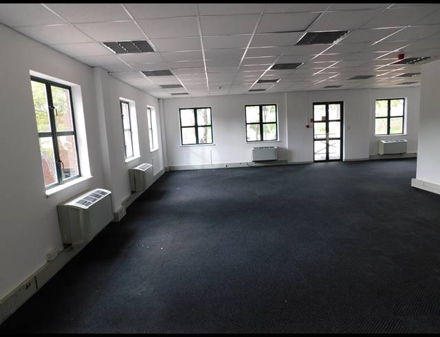 446M² OFFICE TO LET IN HYDE PARK